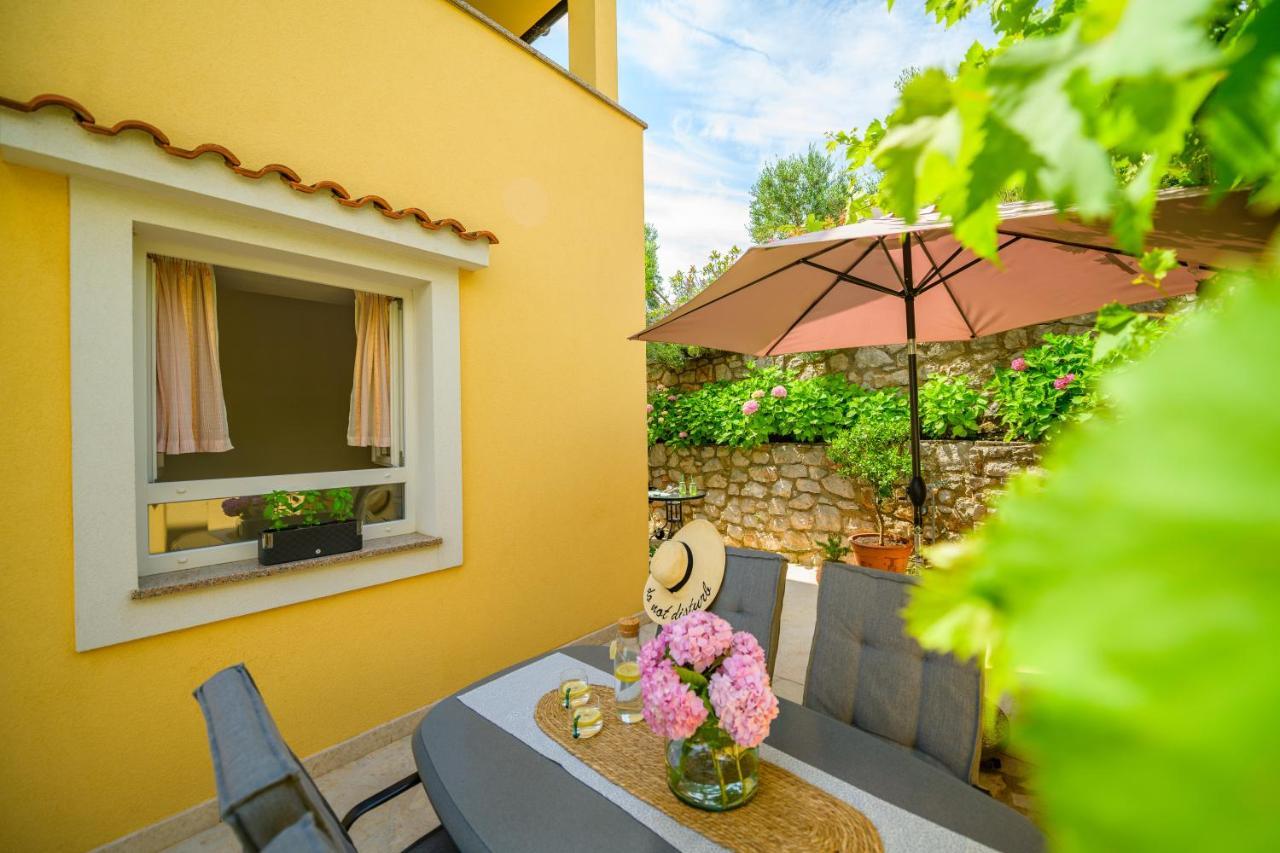 House Rosa Apartment Mali Losinj Exterior photo